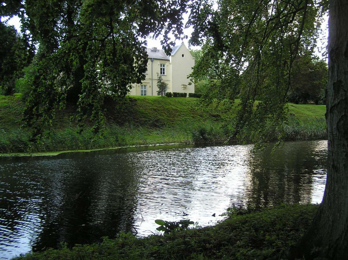 Parkland-Haus Dalwitz Villa Walkendorf Exterior photo